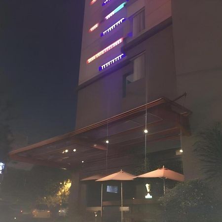 G Suites Hotel By Amithya Surabaya Ngoại thất bức ảnh