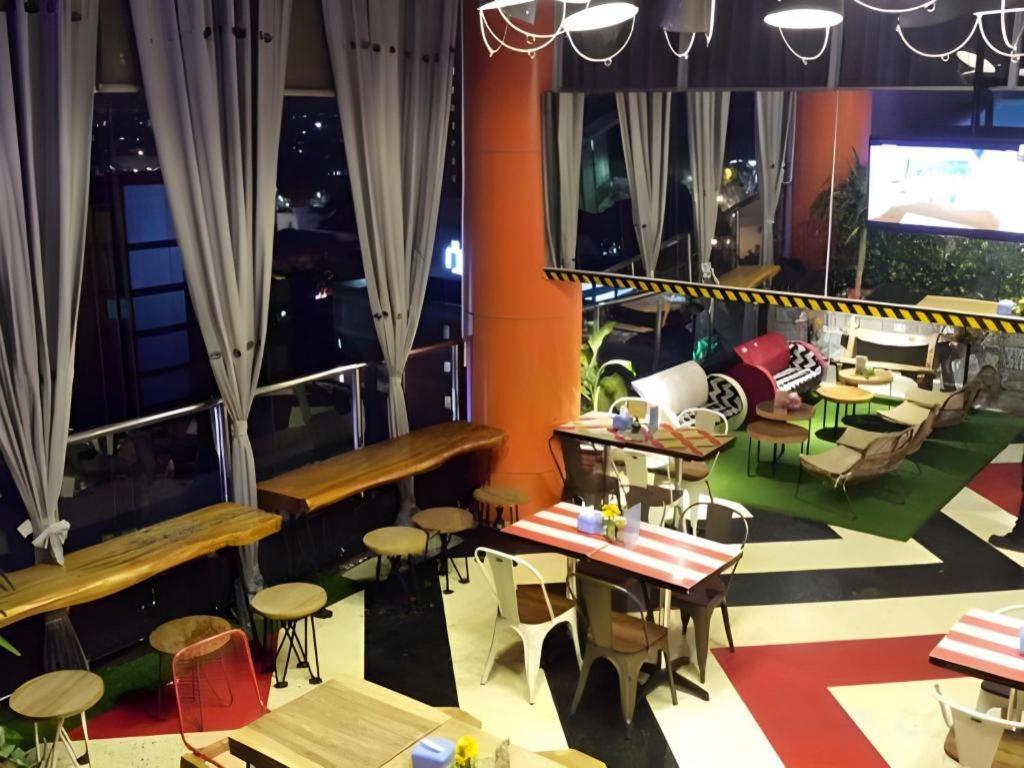 G Suites Hotel By Amithya Surabaya Ngoại thất bức ảnh