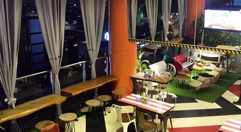 G Suites Hotel By Amithya Surabaya Ngoại thất bức ảnh